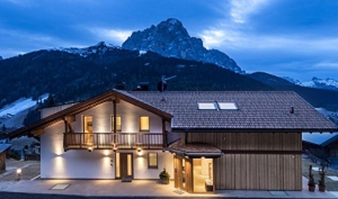 Villa Solinda App Rossini Wolkenstein in Gröden Exterior foto