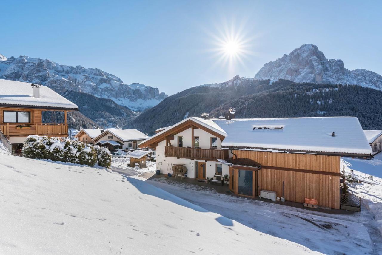 Villa Solinda App Rossini Wolkenstein in Gröden Exterior foto